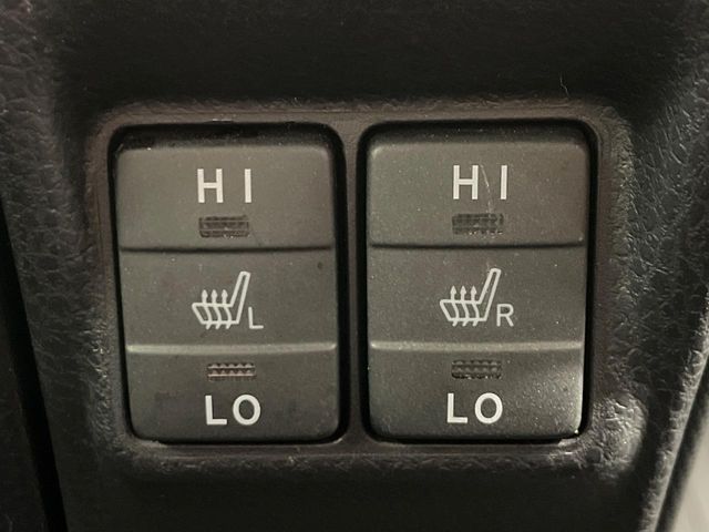 TOYOTA VOXY HYBRID 2017