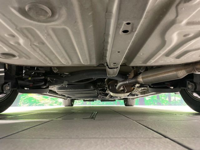 TOYOTA VOXY HYBRID 2017