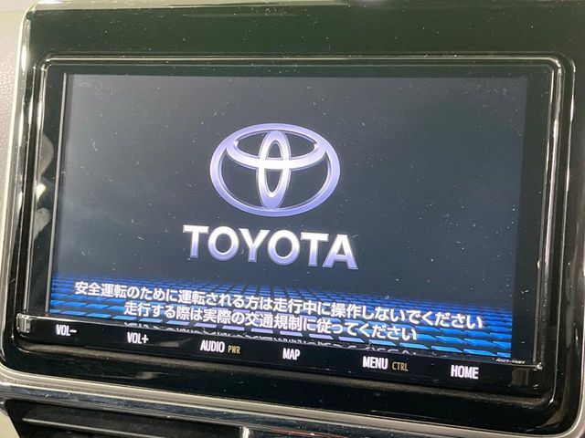 TOYOTA VOXY 2018