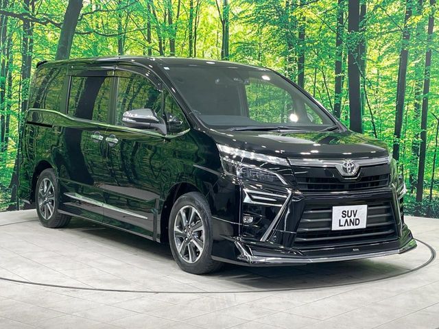 TOYOTA VOXY 2018