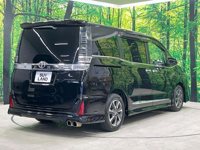 TOYOTA VOXY 2018