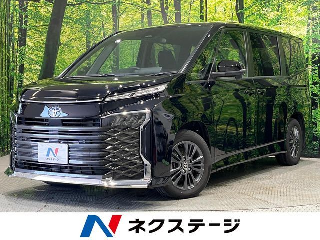TOYOTA VOXY HYBRID 2025