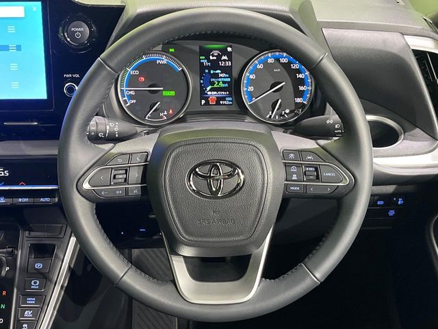 TOYOTA VOXY HYBRID 2025