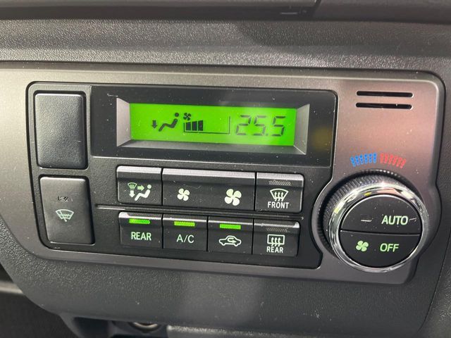 TOYOTA HIACE van 4WD 2022