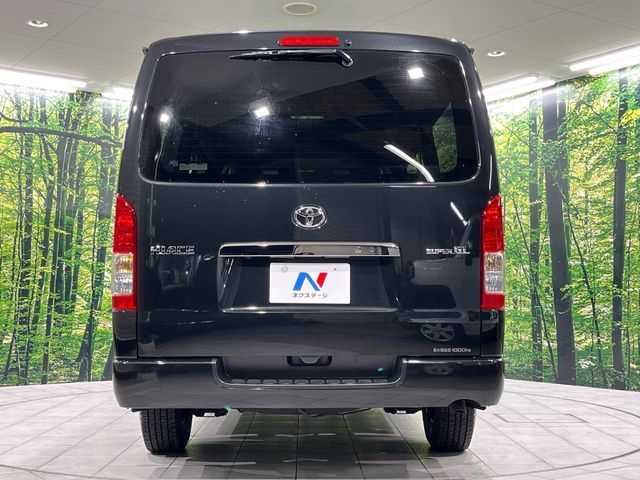 TOYOTA HIACE van 4WD 2022