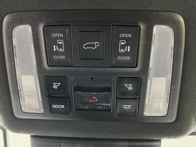 TOYOTA VOXY HYBRID 4WD 2022