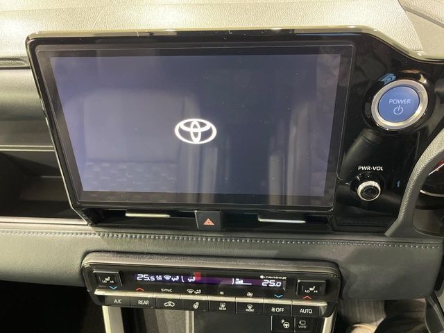 TOYOTA VOXY HYBRID 4WD 2022