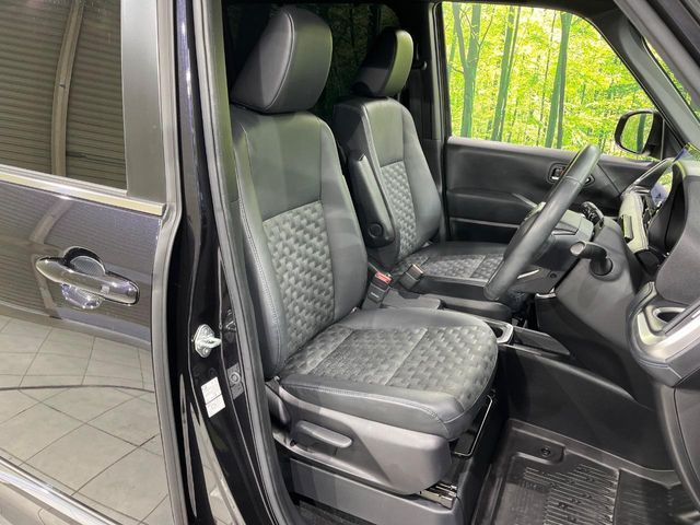 TOYOTA VOXY HYBRID 4WD 2022