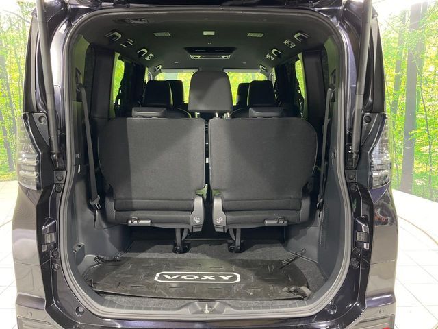 TOYOTA VOXY HYBRID 4WD 2022