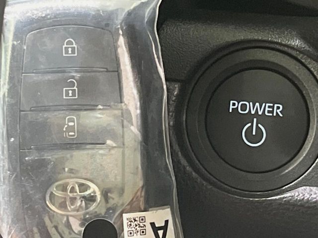 TOYOTA SIENTA HYBRID 2025