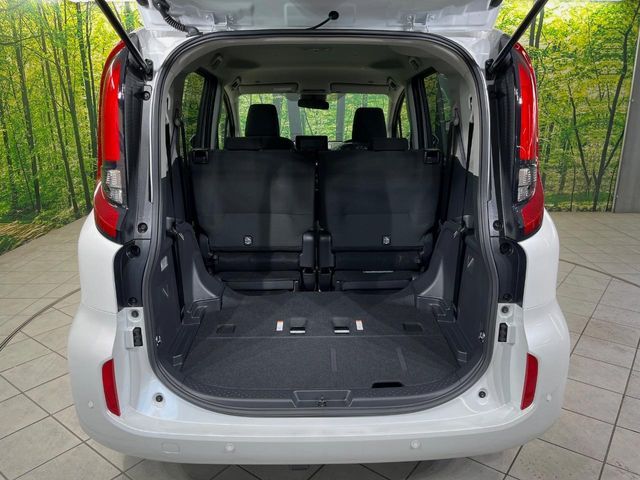 TOYOTA SIENTA HYBRID 2025