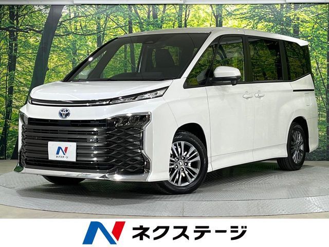 TOYOTA VOXY HYBRID 2025