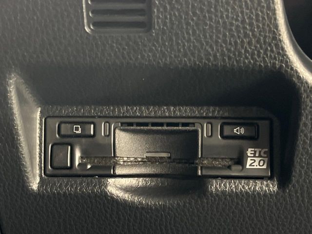 TOYOTA VOXY HYBRID 2025