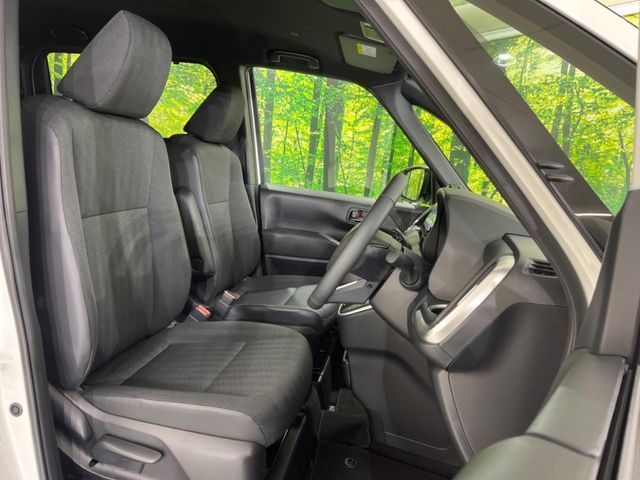 TOYOTA VOXY HYBRID 2025