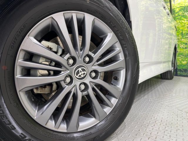 TOYOTA VOXY HYBRID 2025