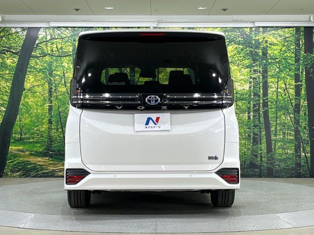 TOYOTA VOXY HYBRID 2025