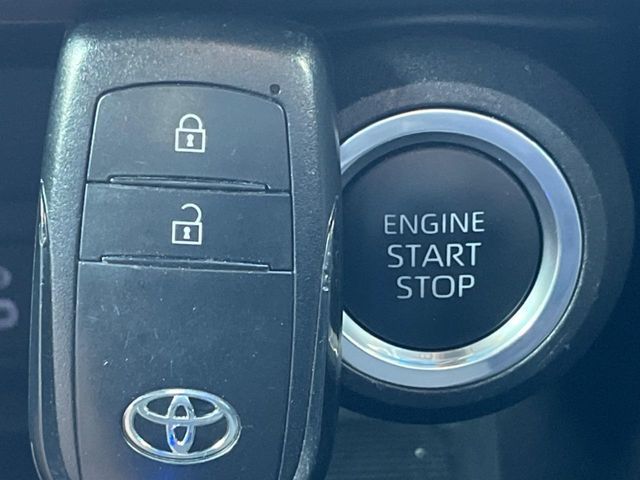 TOYOTA HARRIER 4WD 2023