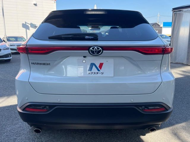 TOYOTA HARRIER 4WD 2023