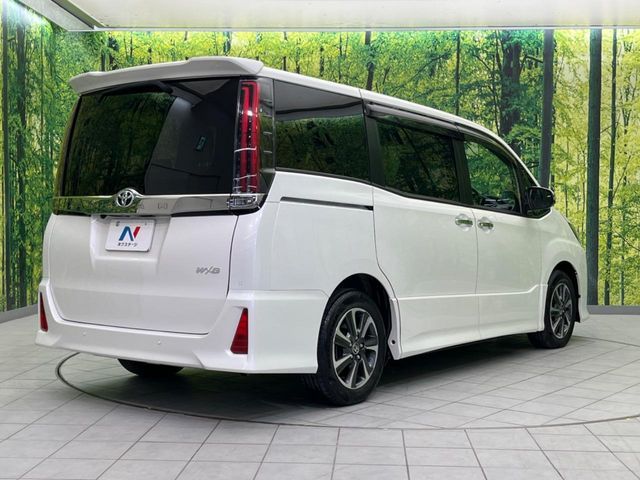 TOYOTA NOAH 2021