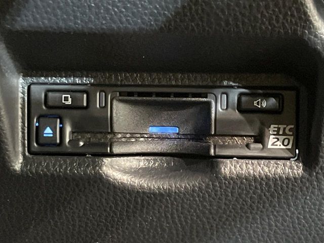 TOYOTA VOXY HYBRID 2025