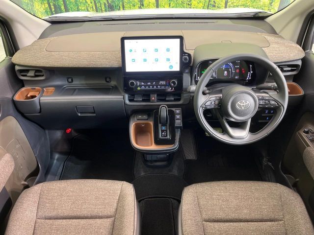 TOYOTA SIENTA HYBRID 2025