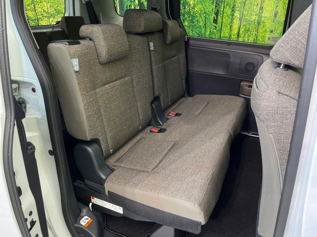 TOYOTA SIENTA HYBRID 2025