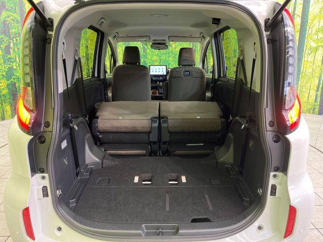 TOYOTA SIENTA HYBRID 2025