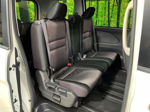 NISSAN SERENA  S-HYBRID 4WD 2016