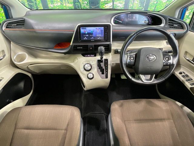 TOYOTA SIENTA HYBRID 2016