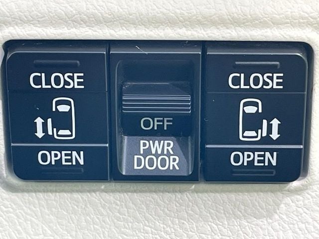 TOYOTA SIENTA HYBRID 2016