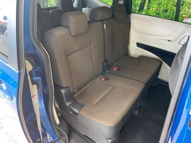 TOYOTA SIENTA HYBRID 2016