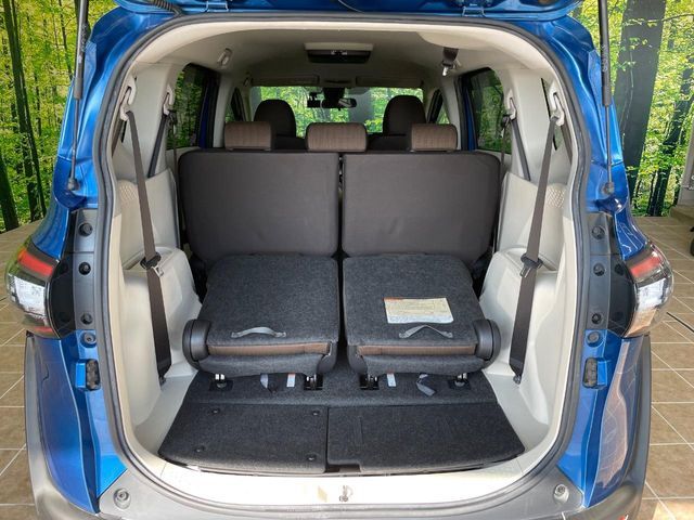 TOYOTA SIENTA HYBRID 2016