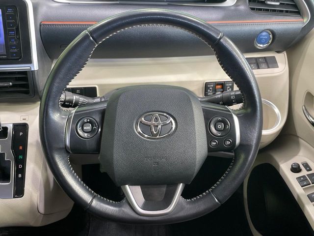 TOYOTA SIENTA HYBRID 2016