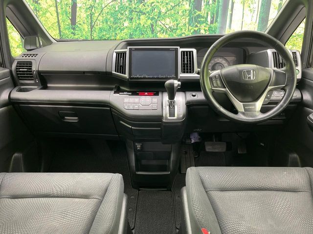 HONDA STEPWAGON SPADA 2013