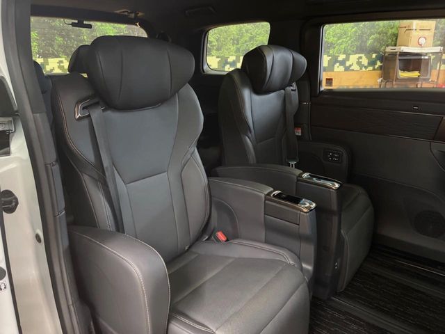 TOYOTA ALPHARD hybrid 2024