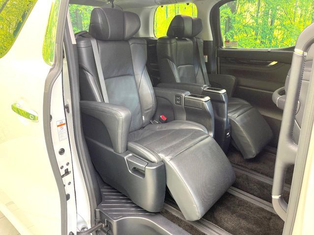 TOYOTA VELLFIRE 2015