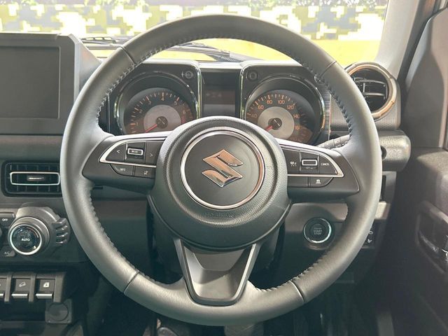 SUZUKI JIMNY NOMADE 2025