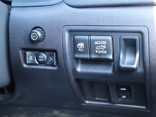 TOYOTA LEXUS IS250C 2013