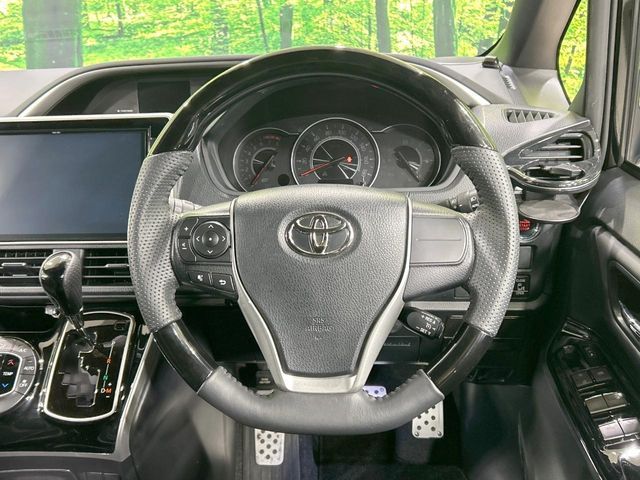 TOYOTA VOXY 2020
