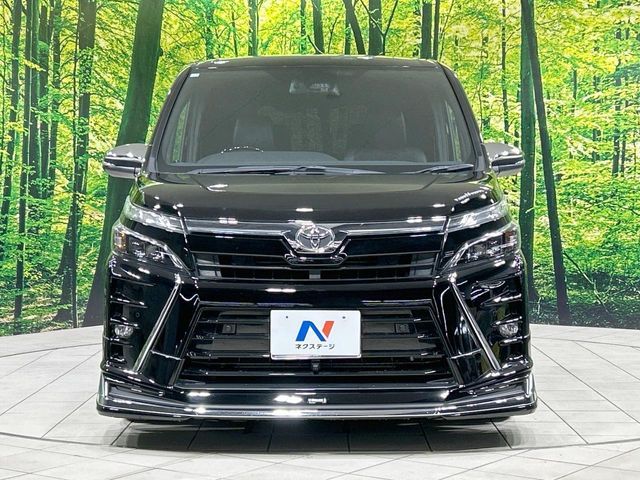 TOYOTA VOXY 2020