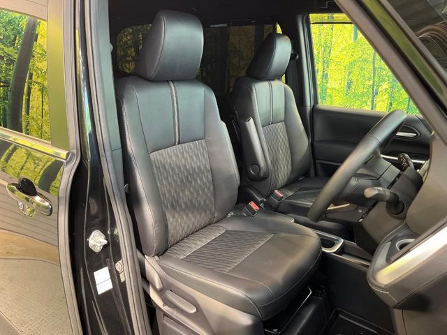 TOYOTA NOAH HYBRID 2022