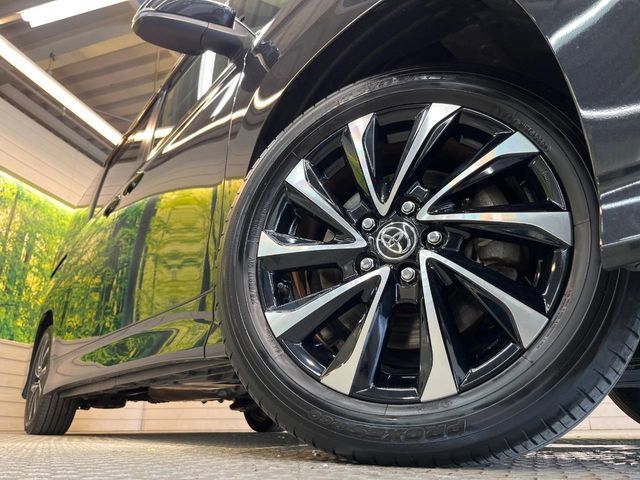 TOYOTA NOAH HYBRID 2022