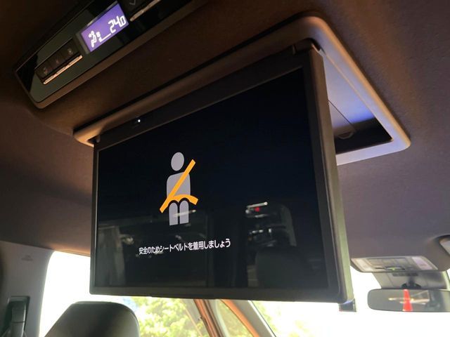 TOYOTA VOXY HYBRID 2023