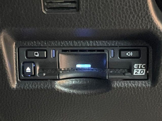 TOYOTA VOXY HYBRID 2023