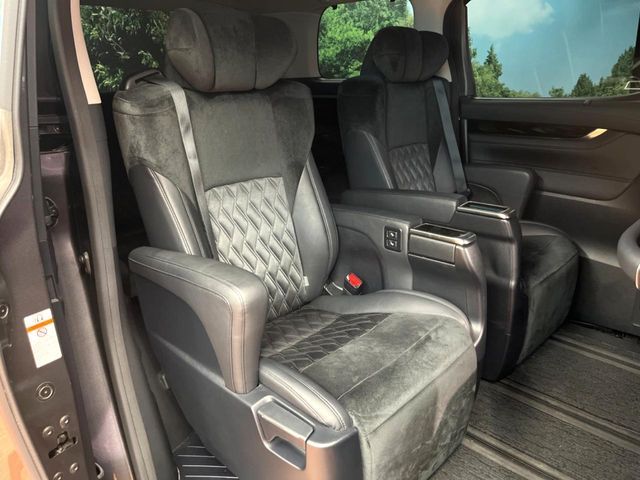 TOYOTA ALPHARD 2015