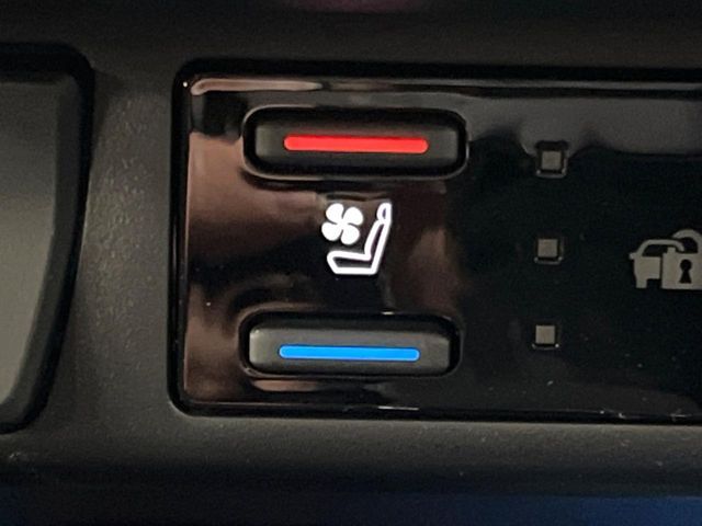 TOYOTA RAV4 4WD 2023