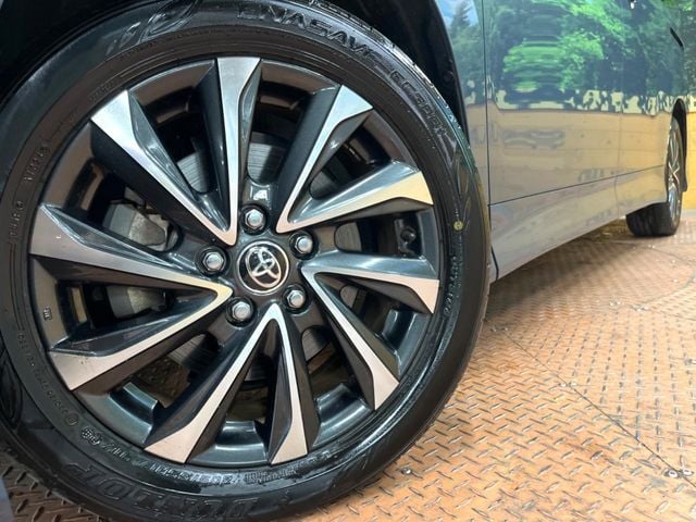 TOYOTA VOXY HYBRID 2024