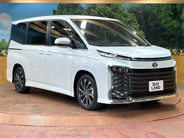 TOYOTA VOXY HYBRID 2025