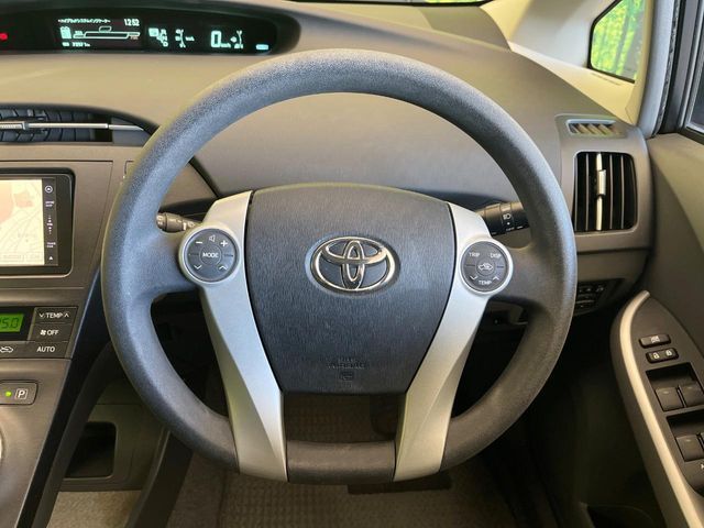 TOYOTA PRIUS 2012