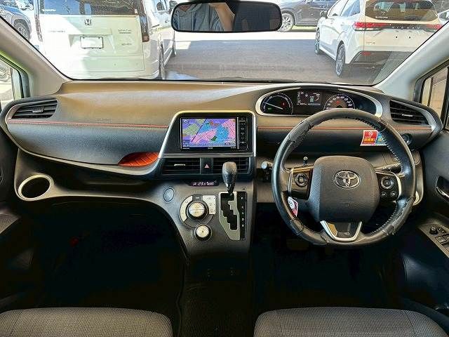 TOYOTA SIENTA HYBRID 2016